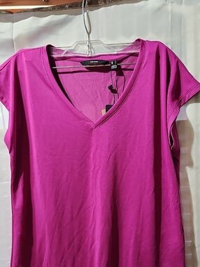 Vero Moda Women's V-Neck Tank Top in Fuchsia Pink